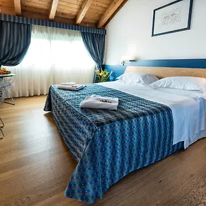 Hotel West Point Airport ****